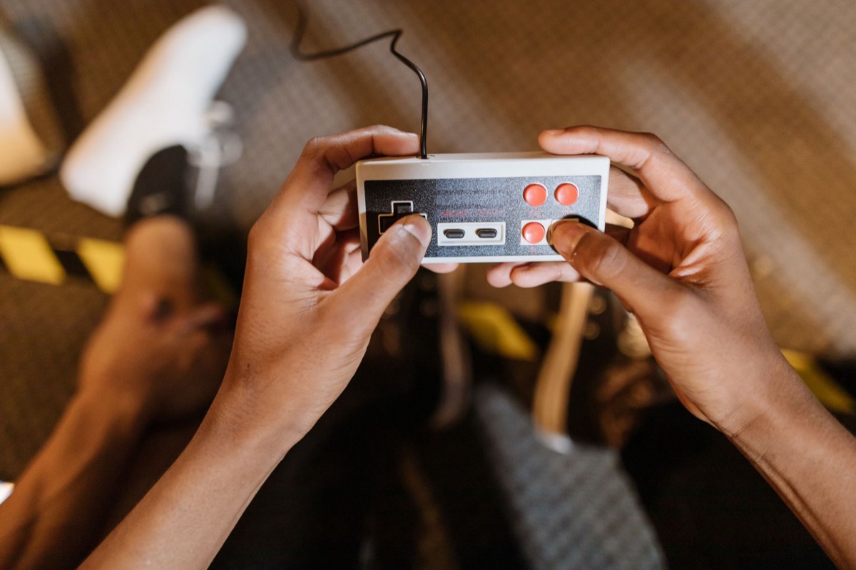 Vintage Game Console im 1980er-Stil