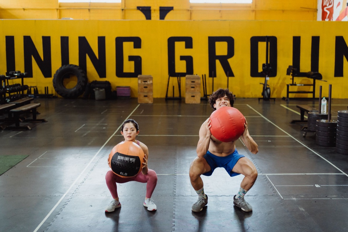 Squat form analysis in a gym