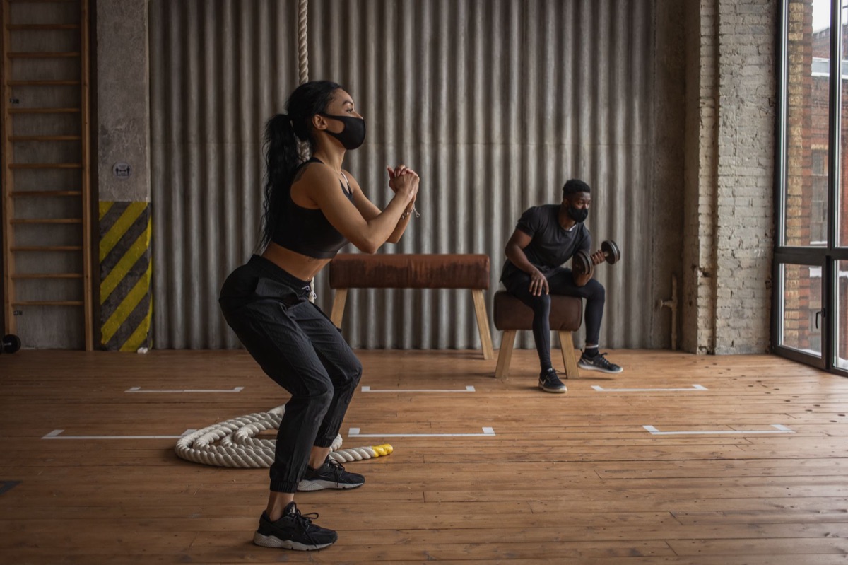 prevenção do dor no joelho nos squats