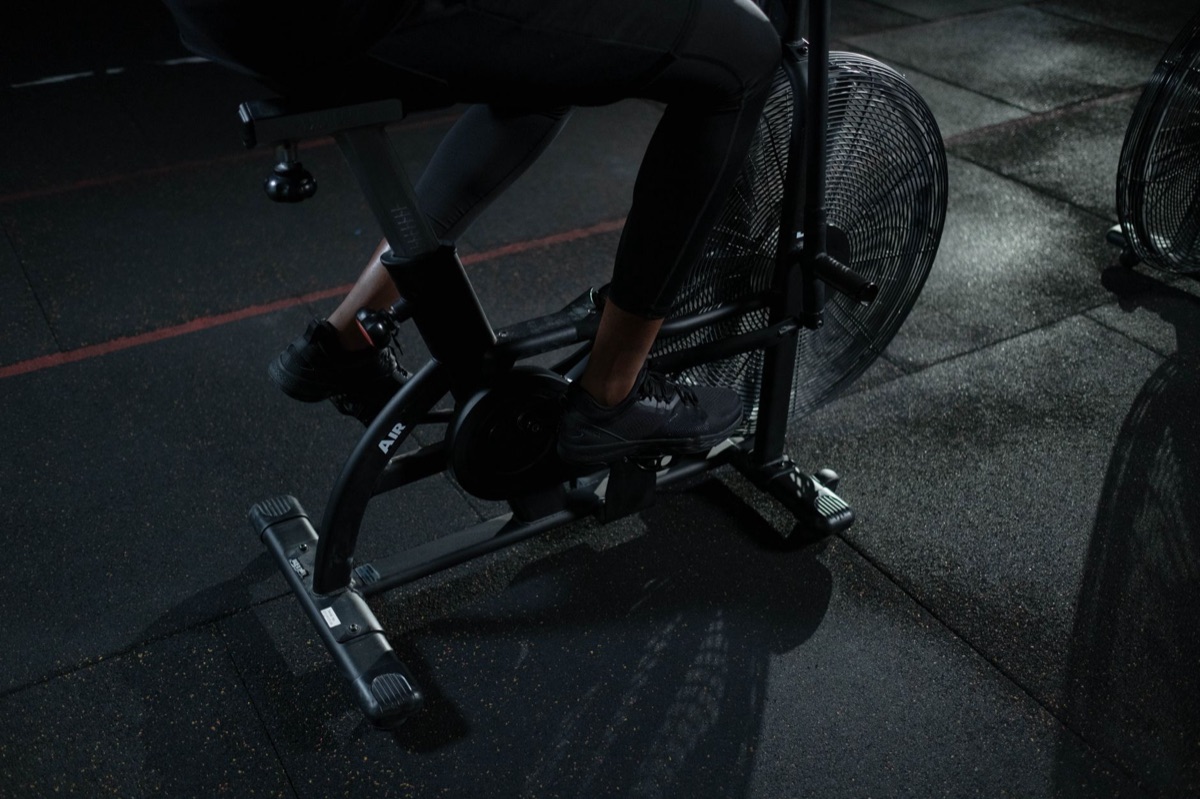 ダイエット用ハイインテリティインターバルトレーニング機器