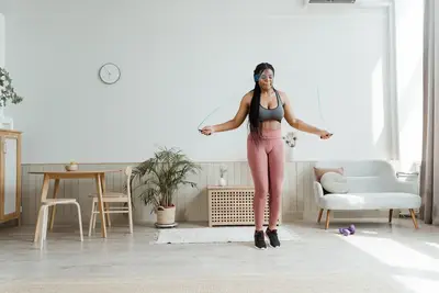 Cardio facile à la maison : guide pour une séance sous 45 minutes